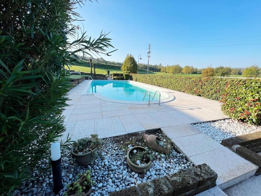 Limone Apartment - Featuring A Private Garden And Access To A Pool Barcuzzi Exterior foto